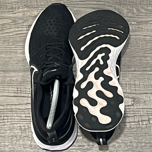 Nike Wmns React Infinity Run Flyknit 2 Black-CT2423-002 - Picture 11 of 13